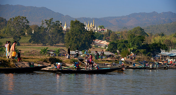 Taungtoe Village & Pagoda