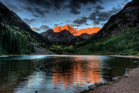 Dawn Majesty - Maroon Bells