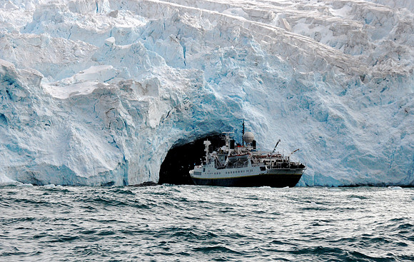 Cave Passage? NG Endeavour